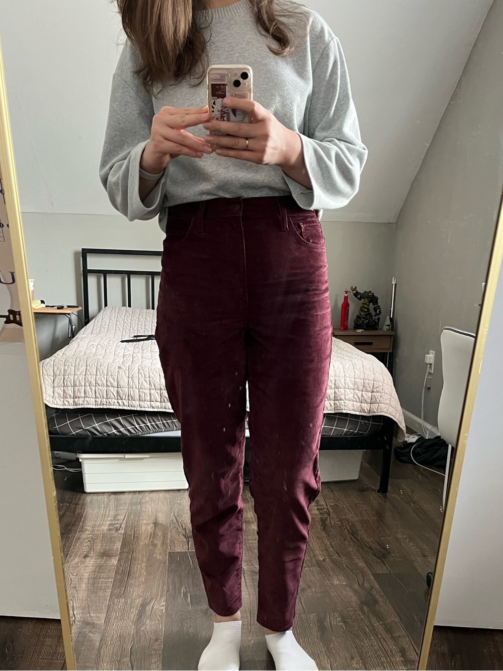 Levi’s Burgundy Corduroy High Rise Pants Size 29
